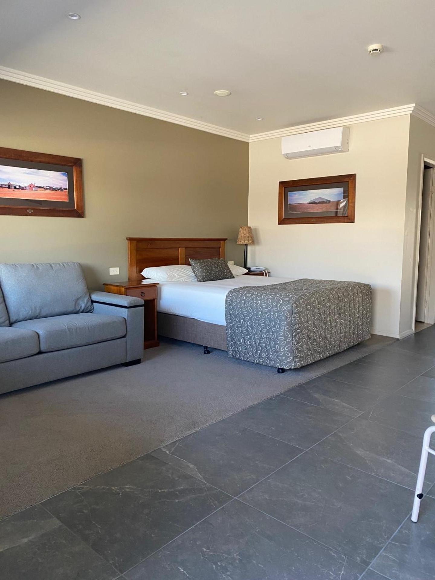 The Saltbush Motor Inn Hay Exteriér fotografie