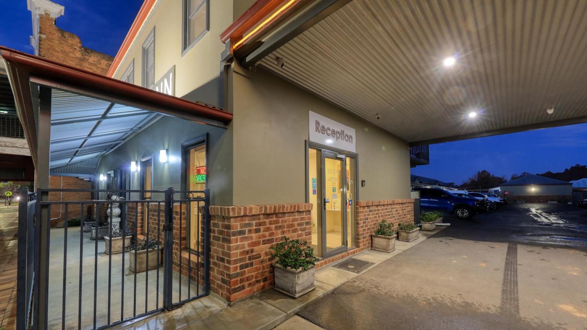 The Saltbush Motor Inn Hay Exteriér fotografie