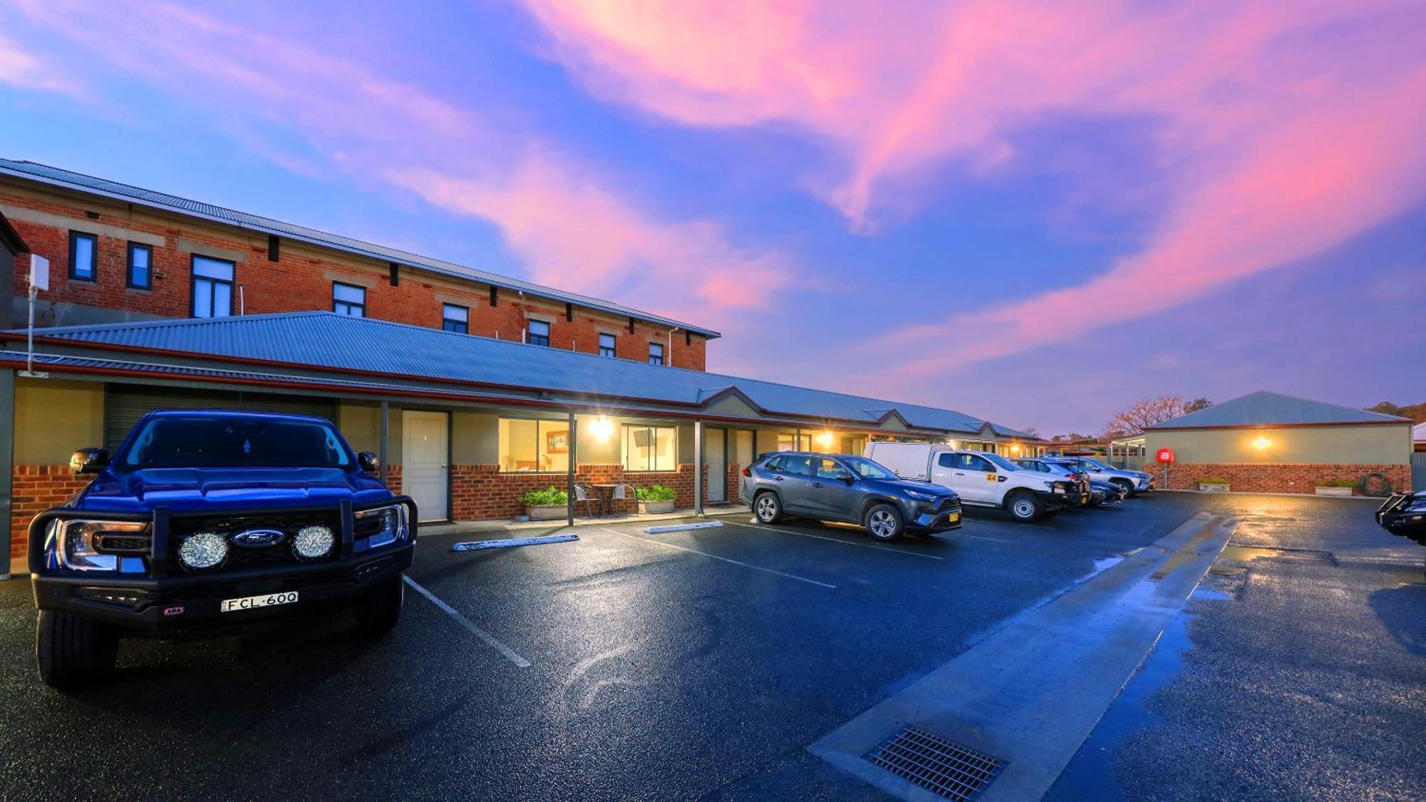 The Saltbush Motor Inn Hay Exteriér fotografie