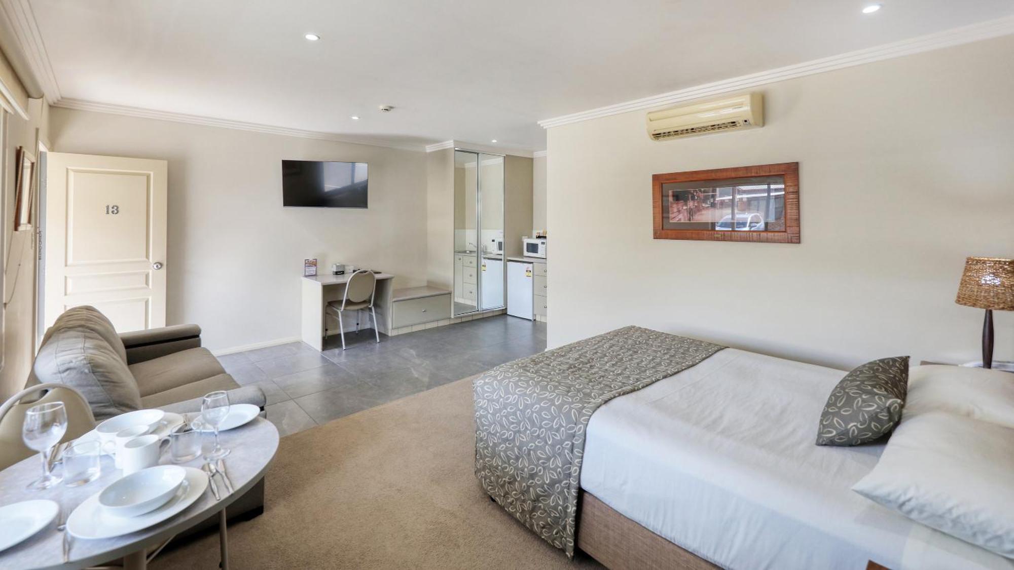 The Saltbush Motor Inn Hay Exteriér fotografie