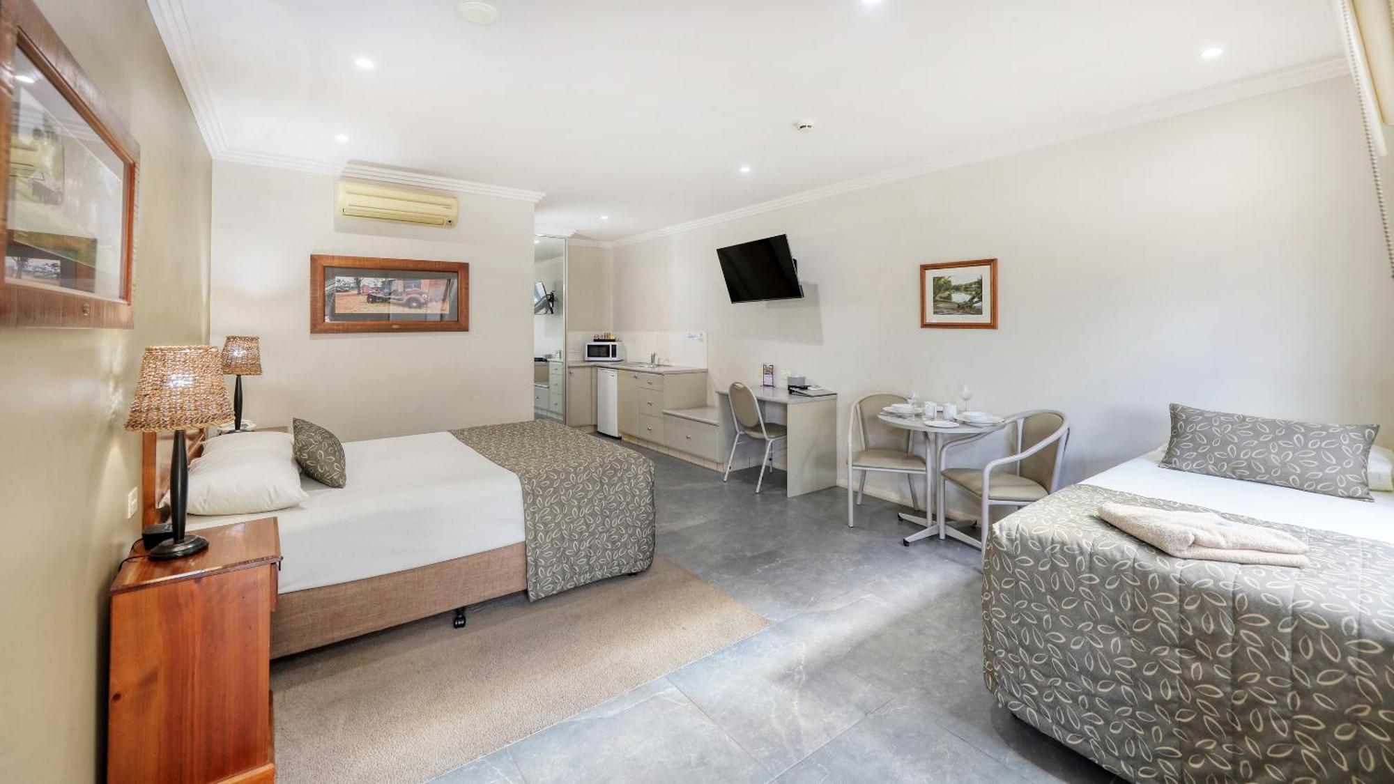 The Saltbush Motor Inn Hay Exteriér fotografie