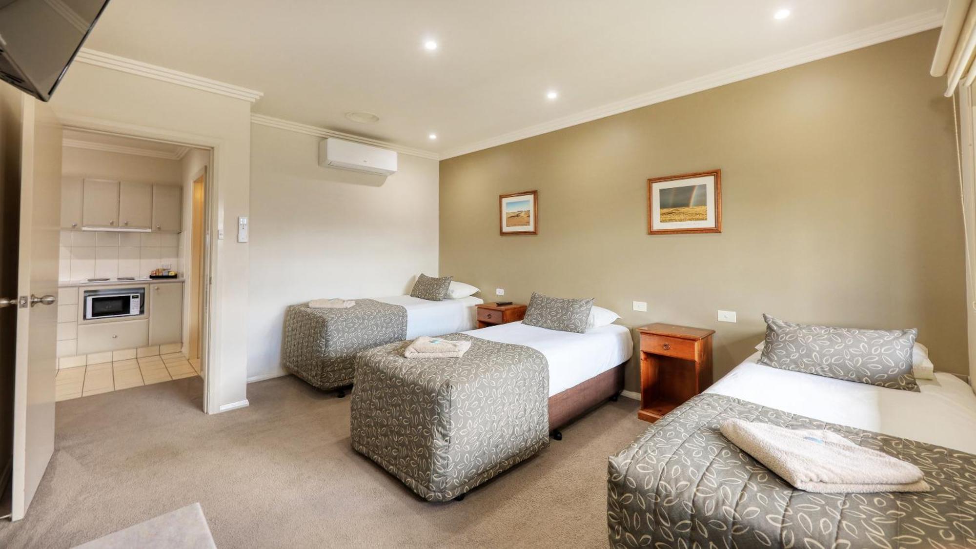 The Saltbush Motor Inn Hay Exteriér fotografie