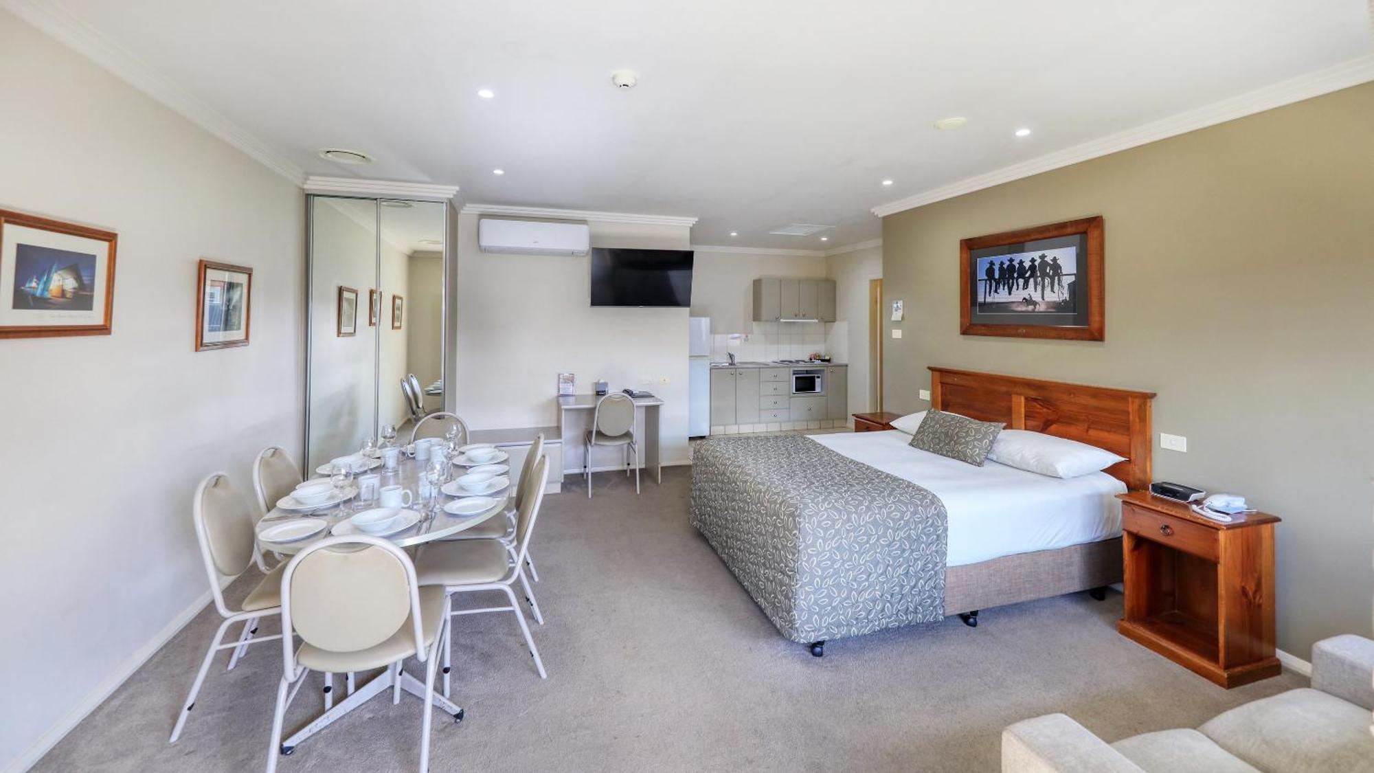 The Saltbush Motor Inn Hay Exteriér fotografie