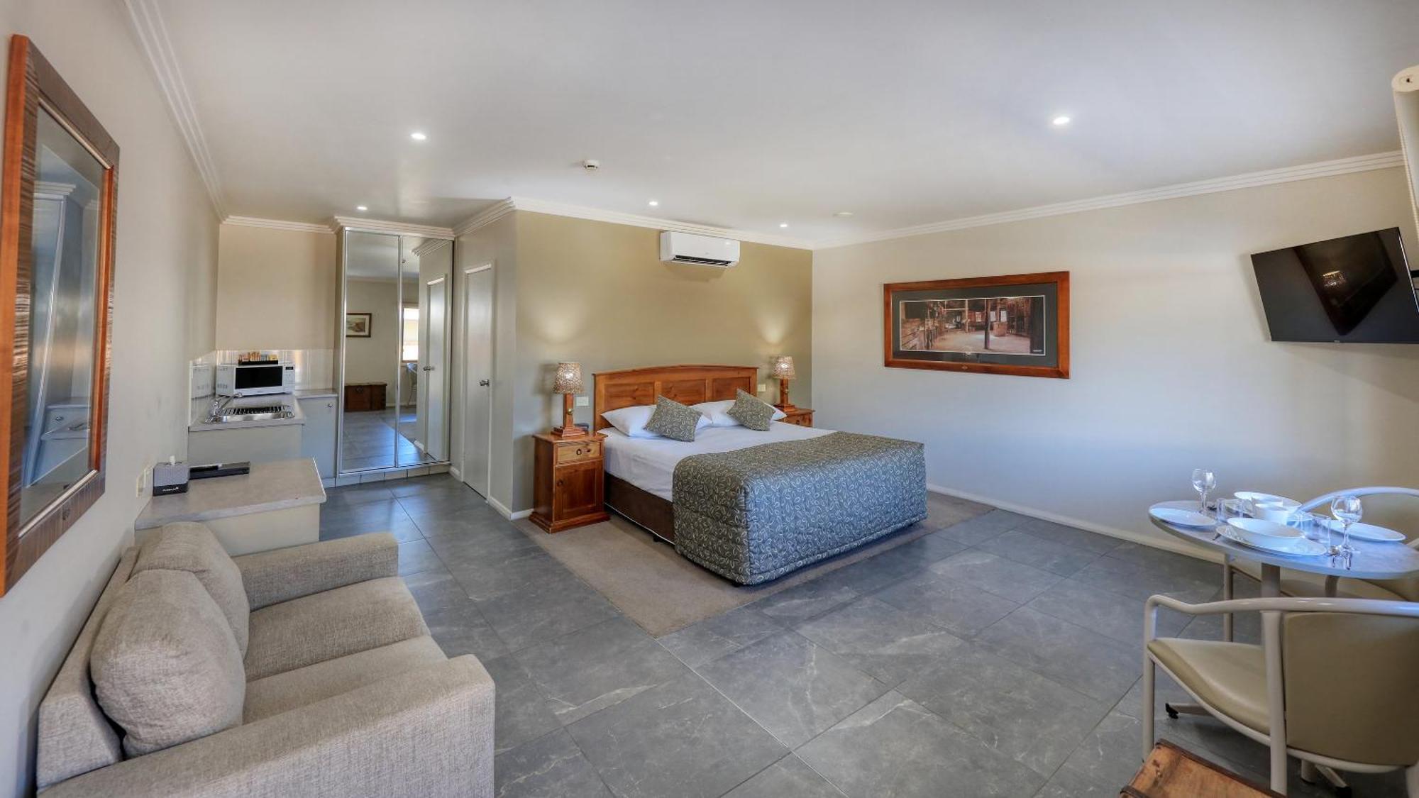 The Saltbush Motor Inn Hay Exteriér fotografie