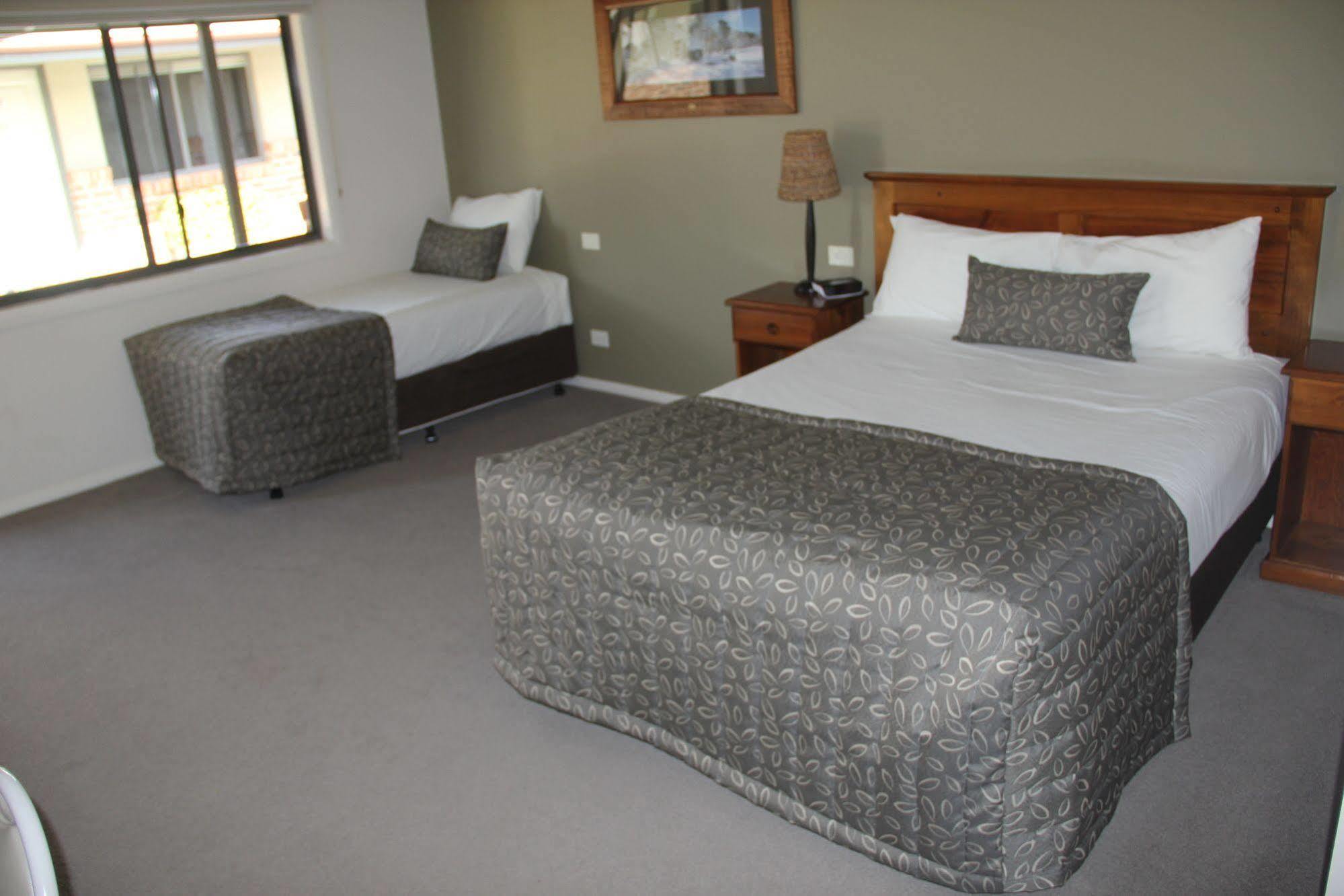 The Saltbush Motor Inn Hay Exteriér fotografie